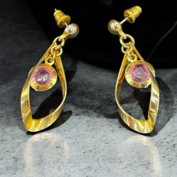 Vintage 70s Gold Tone Pink Crystal Open Work Long Dangle Drop Earrings Post Back - Picture 7 of 7